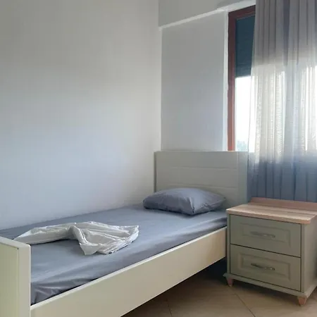 Mali I Robit Seaview Apartment Golem  Extérieur photo